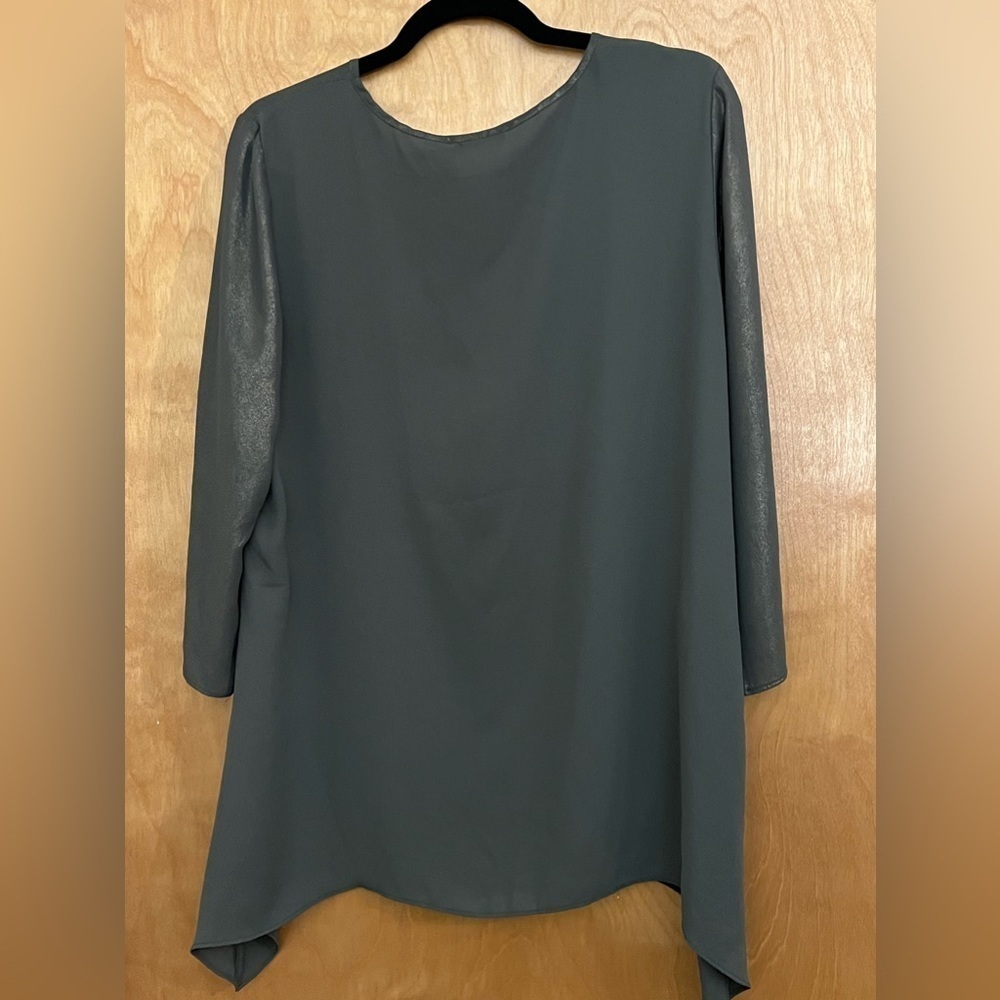 Chico’s Shark Bite Lace Hem Tunic Blouse L - Picture 2 of 6